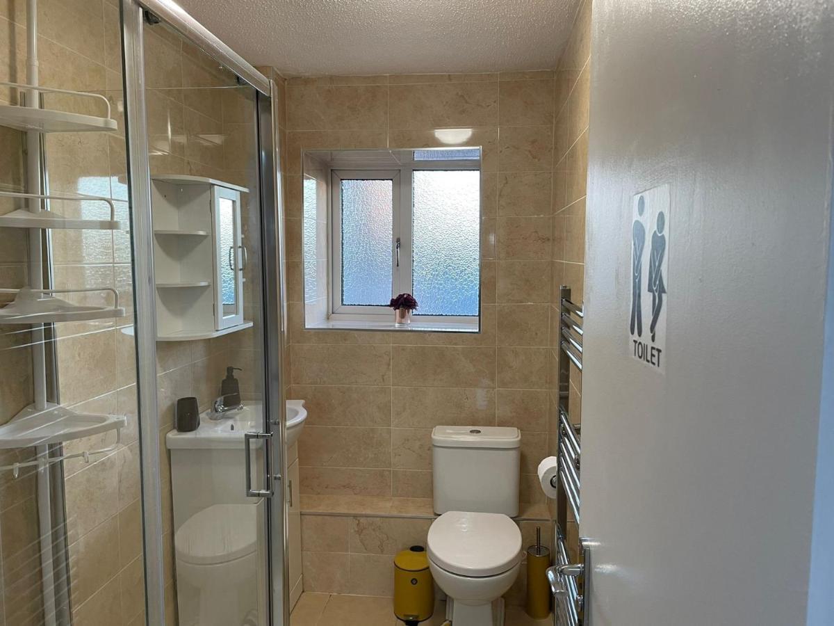 Nnk Air Bnb Enfield Luaran gambar