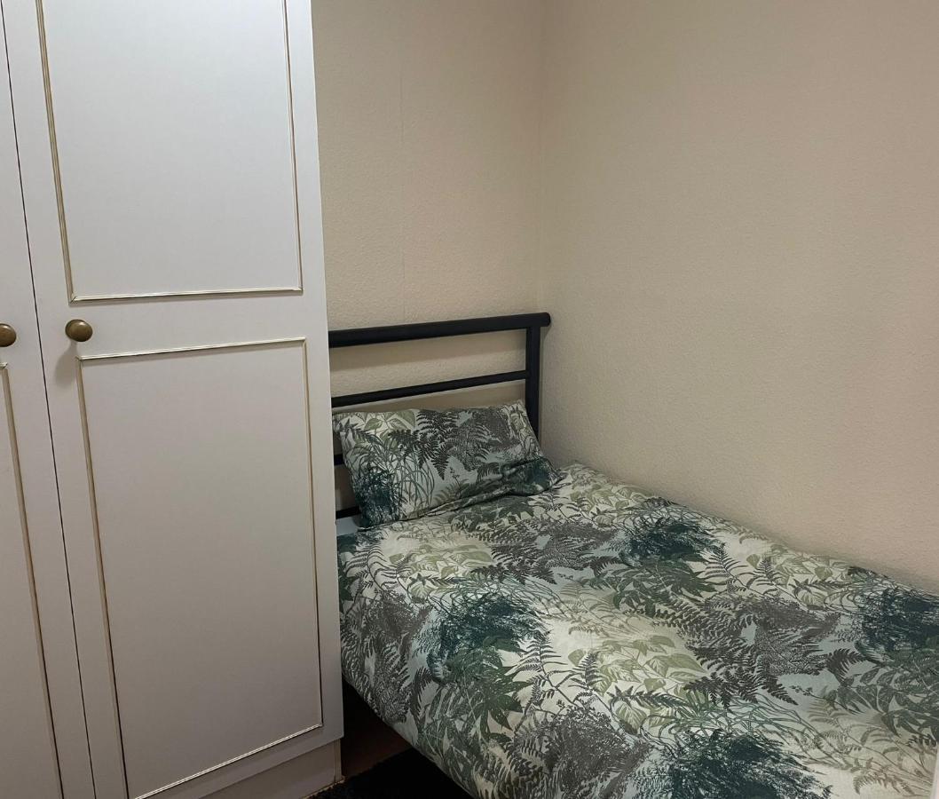Nnk Air Bnb Enfield Luaran gambar